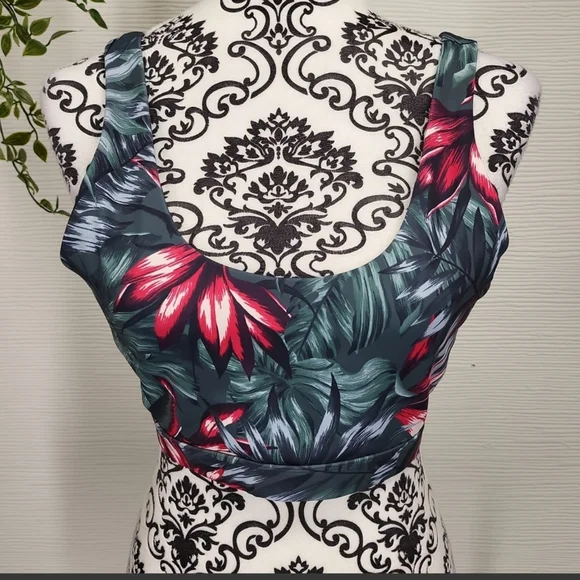 SOLD-Lolë Bra - Picture 2 of 9